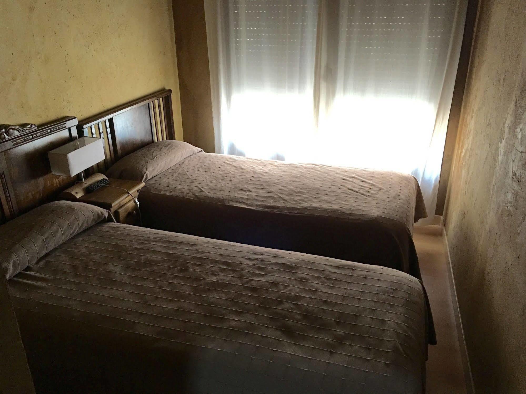 Hostal La Bastide du Chemin Sahagún Extérieur photo